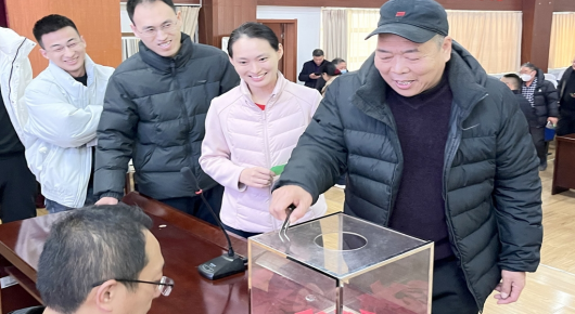 潍坊寿光：圣城街道东营村村民喜分新居